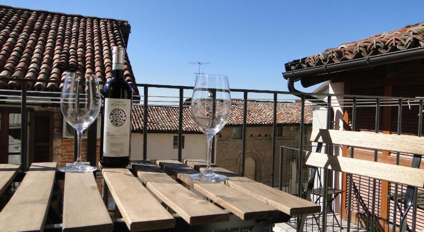 Di-vinodormire — Hotel in La Morra