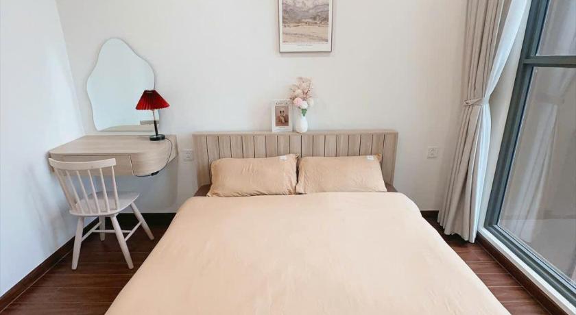 Image of Family Room 6