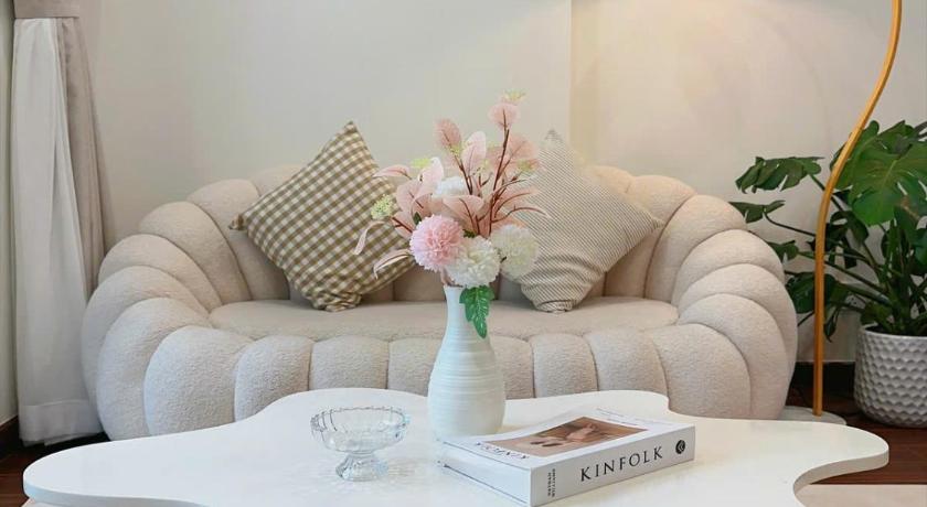 Image of Family Room 12