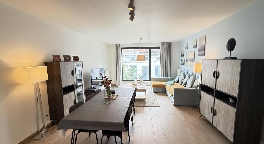 SuitesRus near Diamond District - image 3