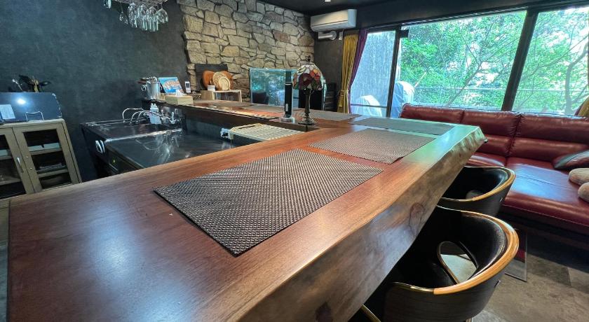 熱海 ゲストハウス熱海西山ガーデン 4つ星 宿泊施設 ロビー