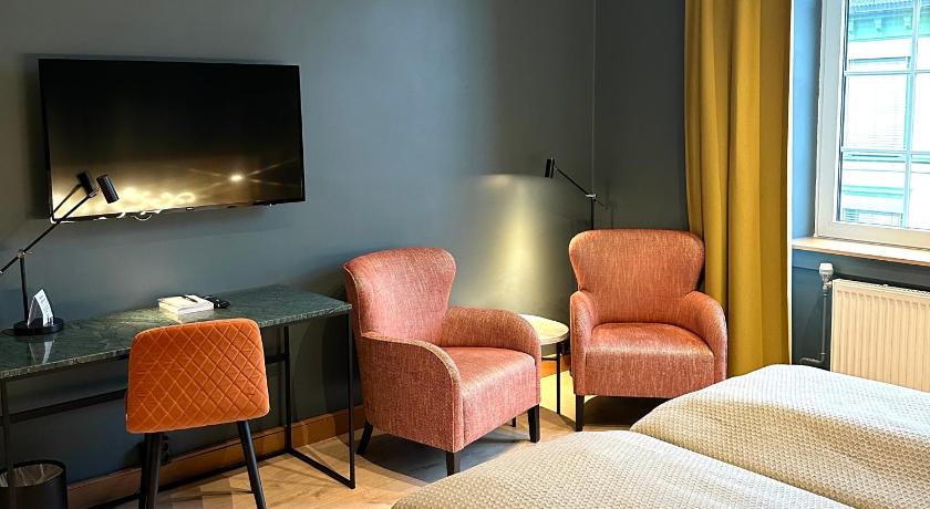 Image of Superior Twin Room 11