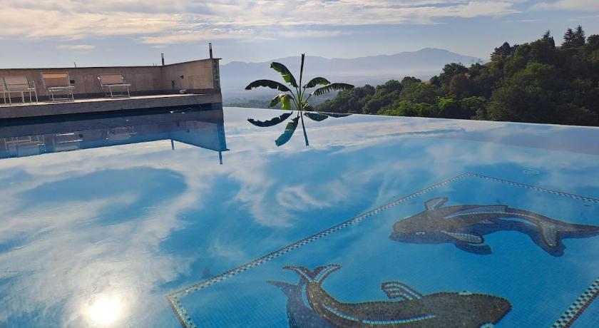 Private Studio in a Villa with Pool & Parking near Rome