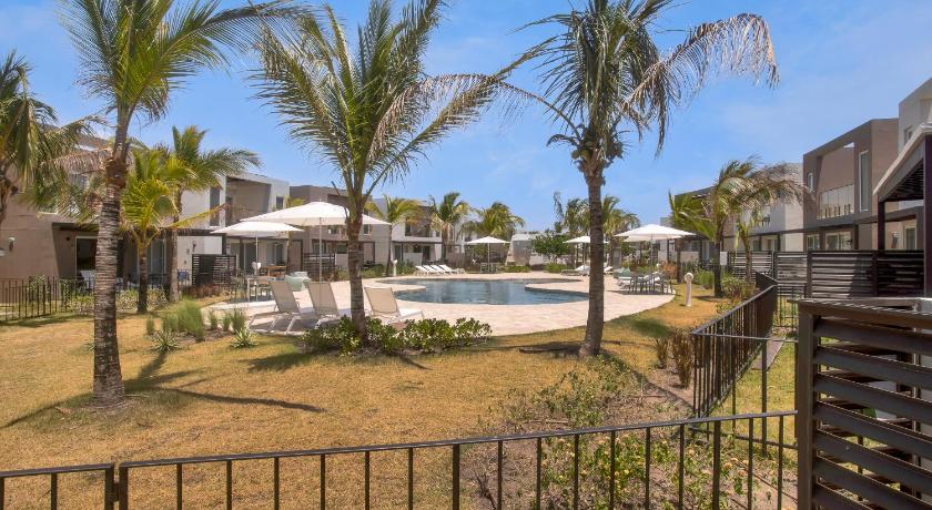 El Fanjal Villas The Tides by Playa Caracol Resorts 5-Star Guesthouse pool