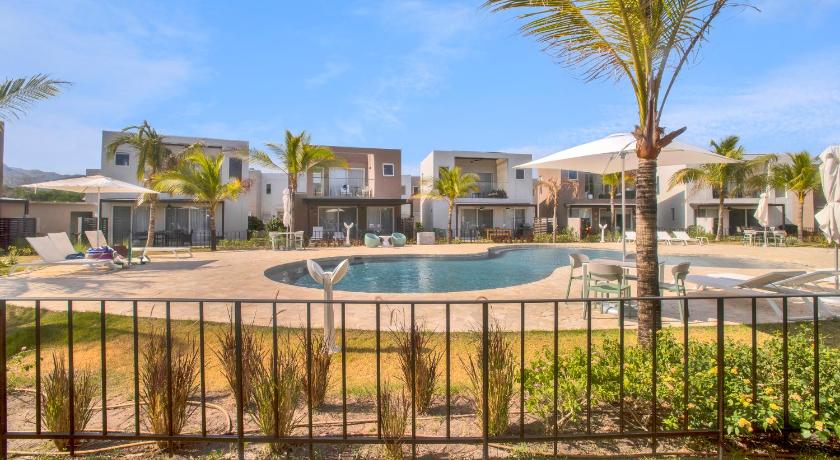 El Fanjal Villas The Tides by Playa Caracol Resorts 5-Star Guesthouse pool