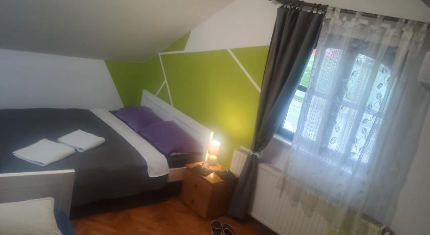 Image of Deluxe Quadruple Room 9