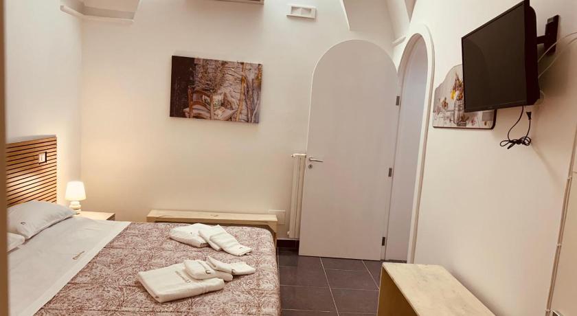 Image of Superior Suite 16