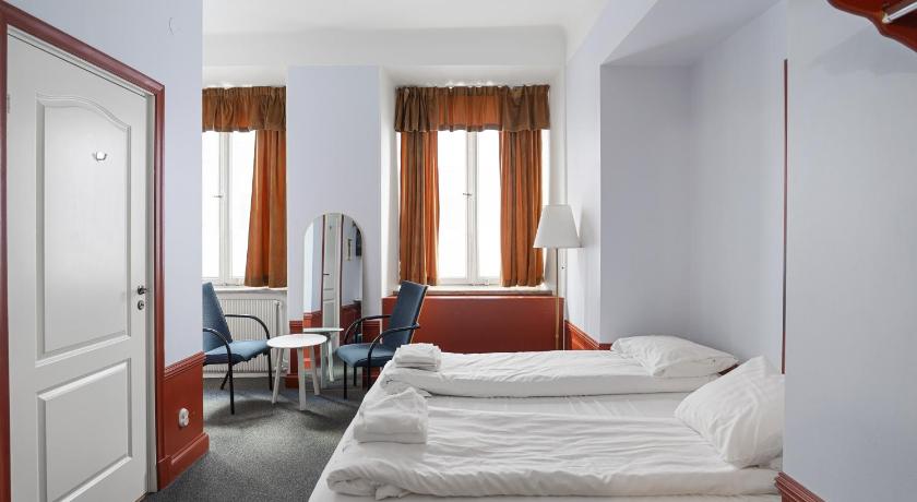 Image of Deluxe Double Room with Private Bathroom & Windows 0