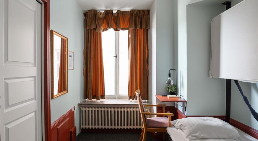Image of Twin Room with Bunk Bed & Windows 1