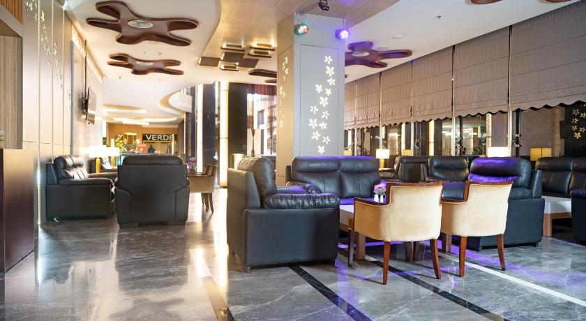 Nagoya Hill Hotel Batam - image 16