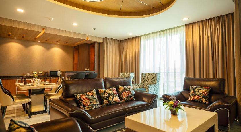 Nagoya Hill Hotel Batam - image 6