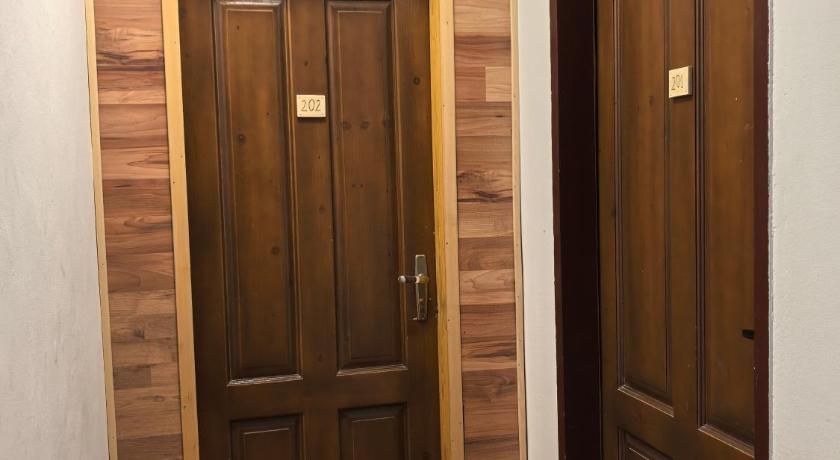 4 Rooms - image 5