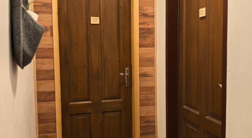 4 Rooms - image 4
