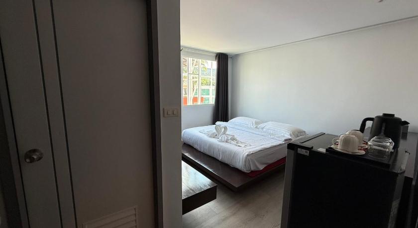 Image of Double Room with Private Bathroom 8