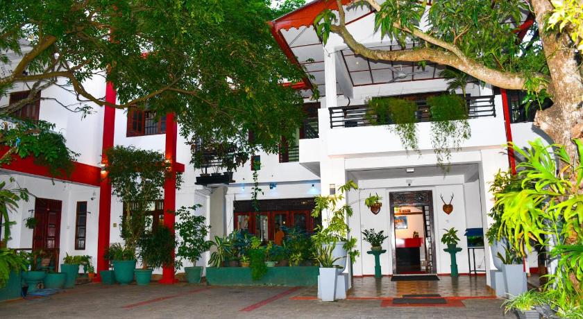 Thilaka City Hotel - image 14
