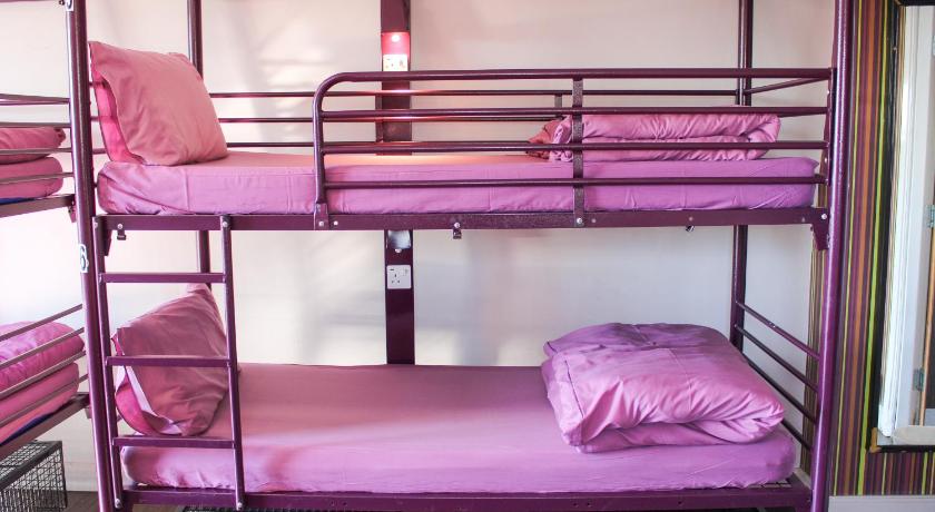 Image of Bed in 6-Bed Mixed Dorm Shared Bathroom 13