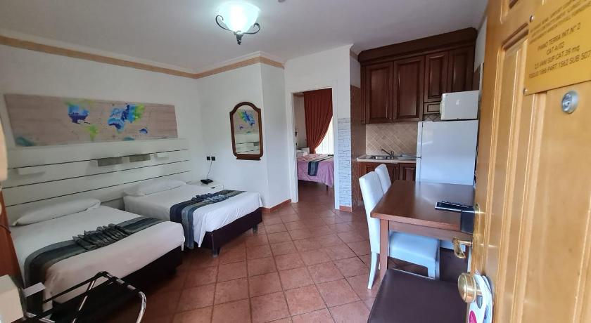 Image of Superior Triple Room 1