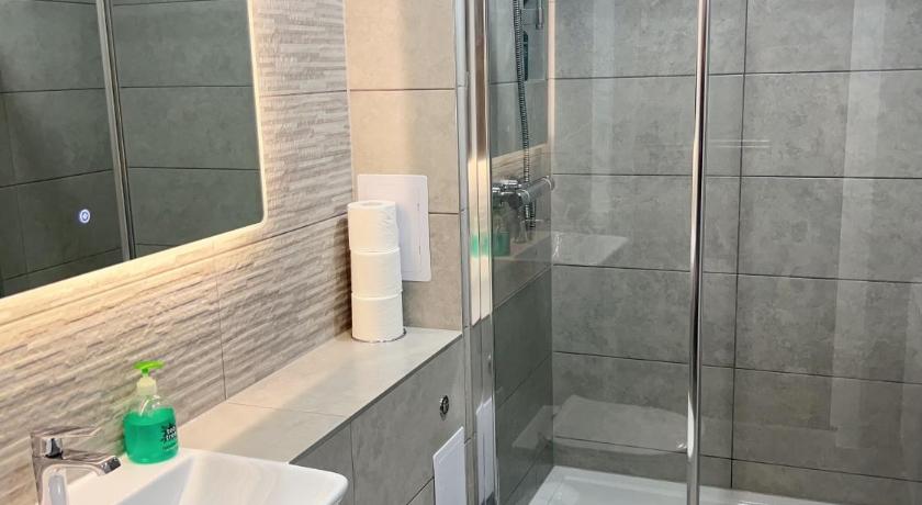 Image of Standard Single Room with Shared Bathroom 2