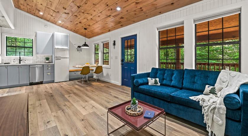 세비어빌 (TN) Smoky Mountains Hut Tub Cabin Dog Friendly 3성급 숙소 스위트룸