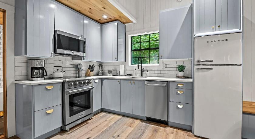 세비어빌 (TN) Smoky Mountains Hut Tub Cabin Dog Friendly 3성급 숙소 부대시설