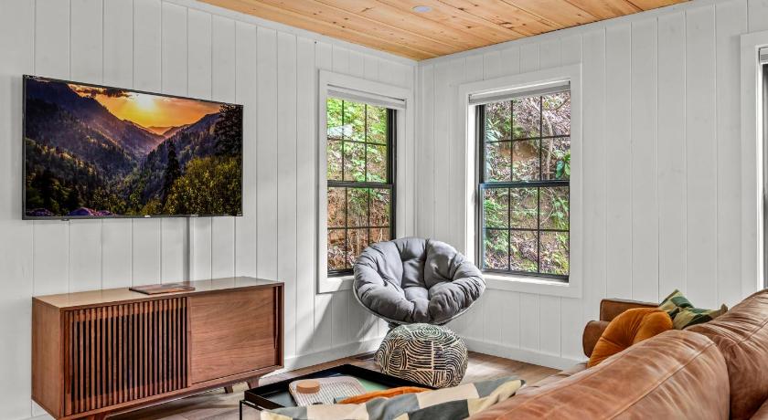 Gatlinburg (TN) 5 Cabins In Gburg Sleeps 16 Firepit & Games 4-Star Accommodation view