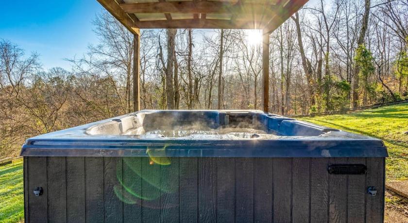 세비어빌 (TN) Dog Friendly! Views! Hot Tub! Close To Pf! Gsmnp 4성급 숙소 전망