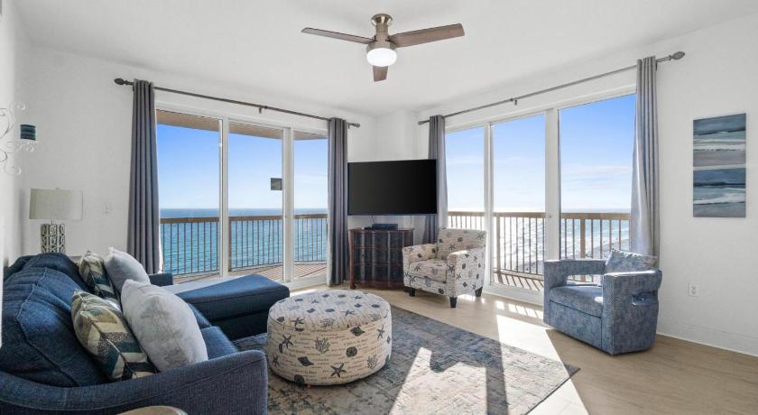 Image of Apartment with Sea View 0