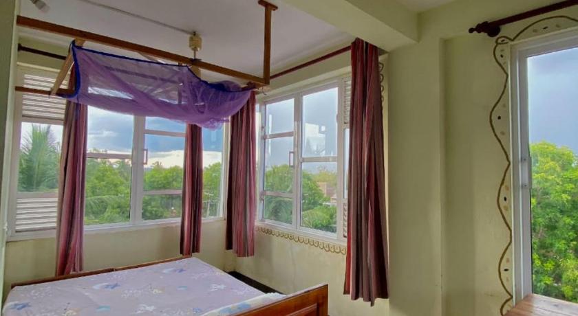 Image of Family Room 1