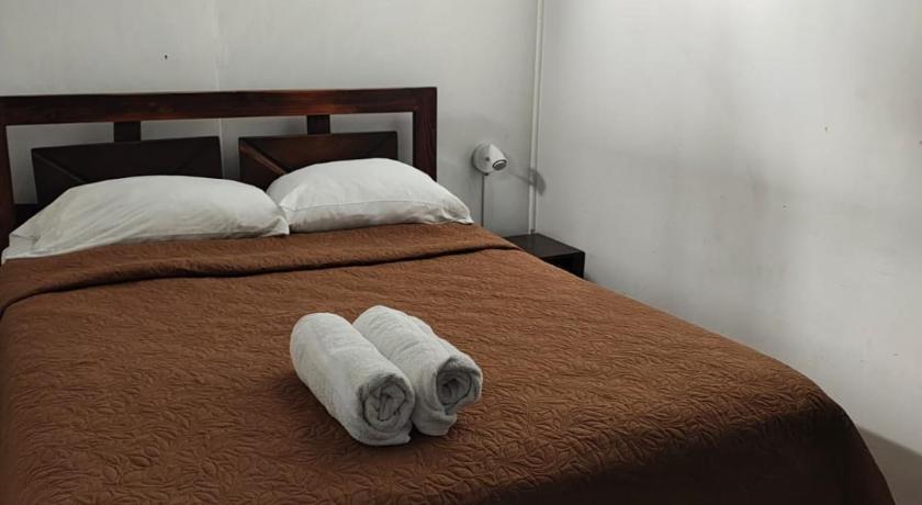 Image of Single Room with Private Bathroom 4