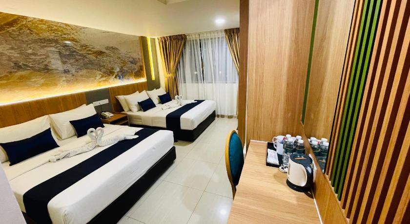 Image of Deluxe Family Room 8