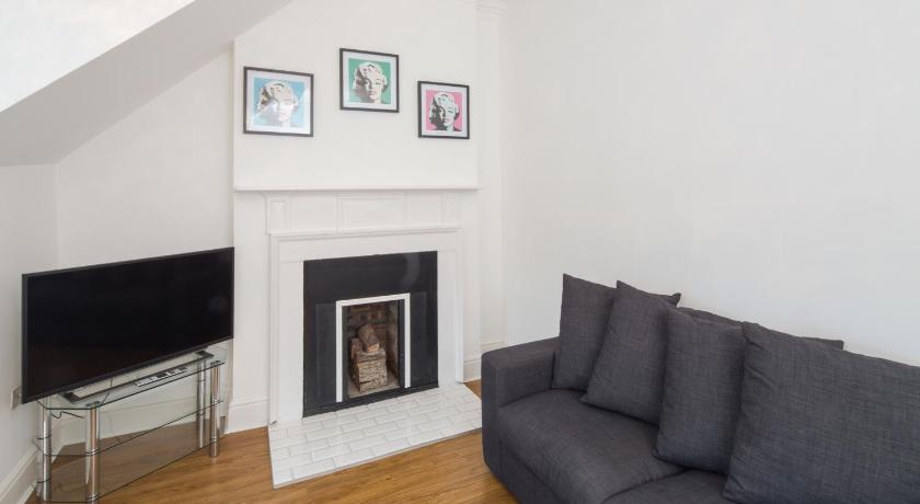 Image of Apartment 17