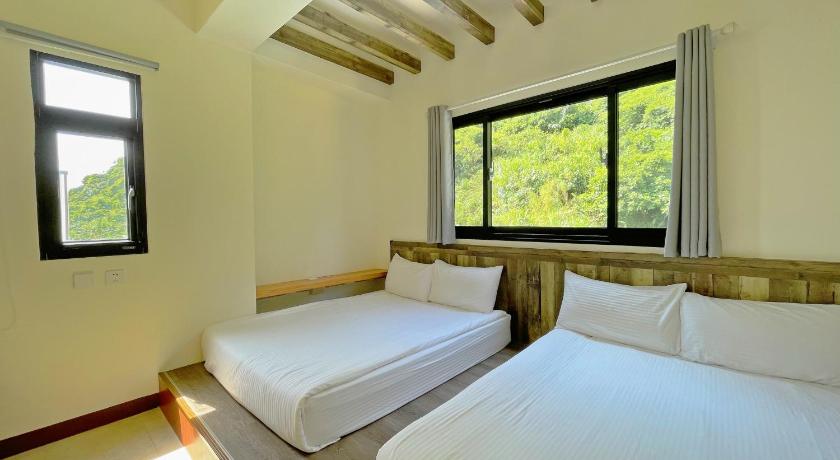 Image of Quadruple Room with Mountain View 1