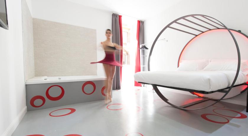 Image of Suite with Spa Bath 15