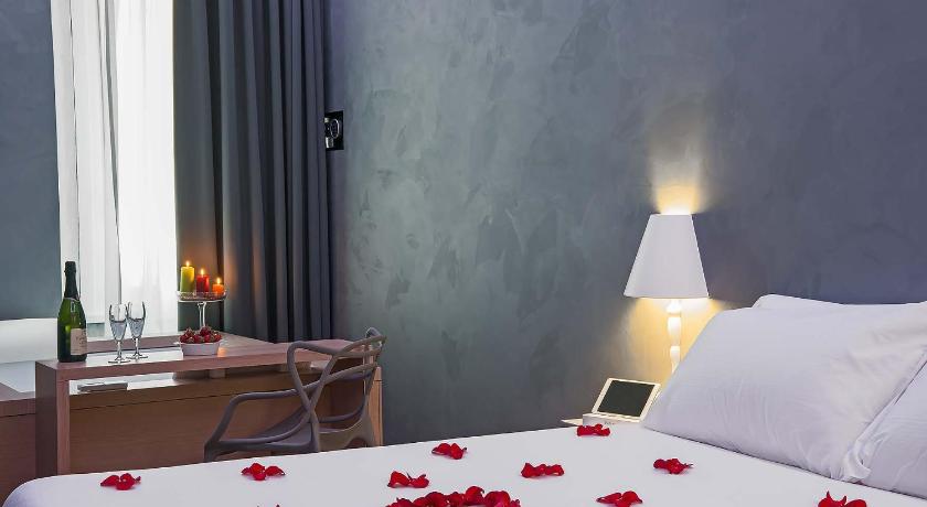 Image of Suite with Spa Bath 9