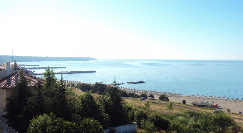 Hotel Lazuren Briag photo