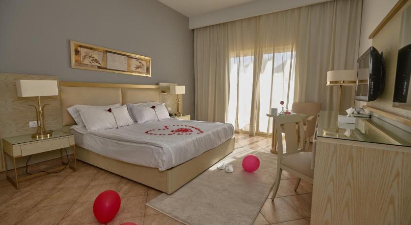 Image of Superior Room 12