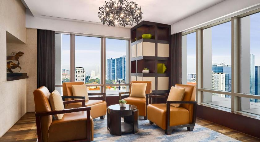 Image of Executive Suite with Lounge Access 4