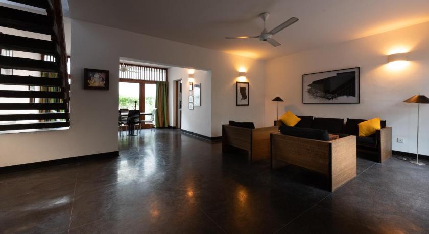 Flower Road Villa - image 3