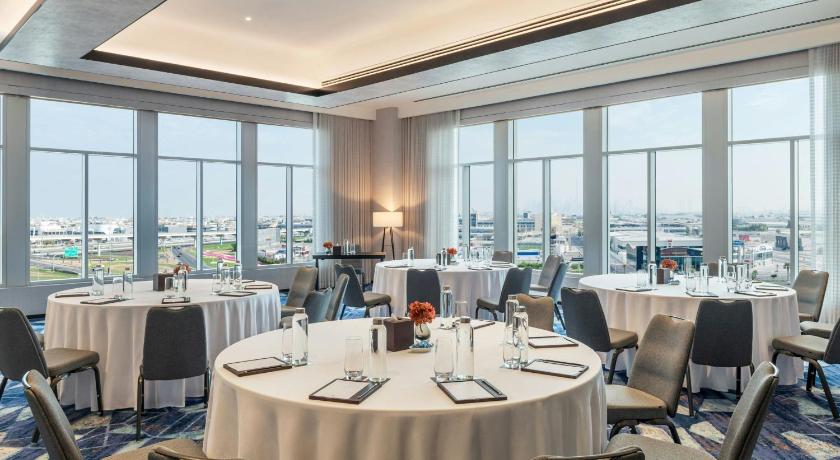 Sheraton Mall of the Emirates Hotel Dubai - image 12