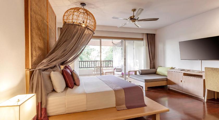 Image of Honeymoon Suite 8