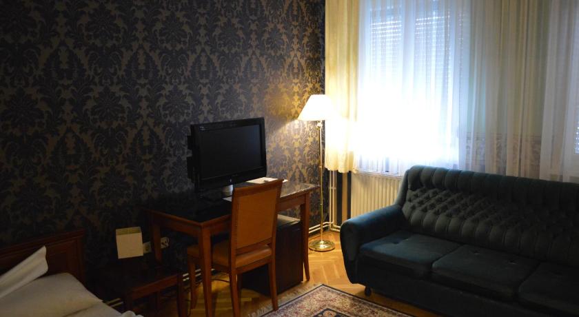 Image of Triple Room 1