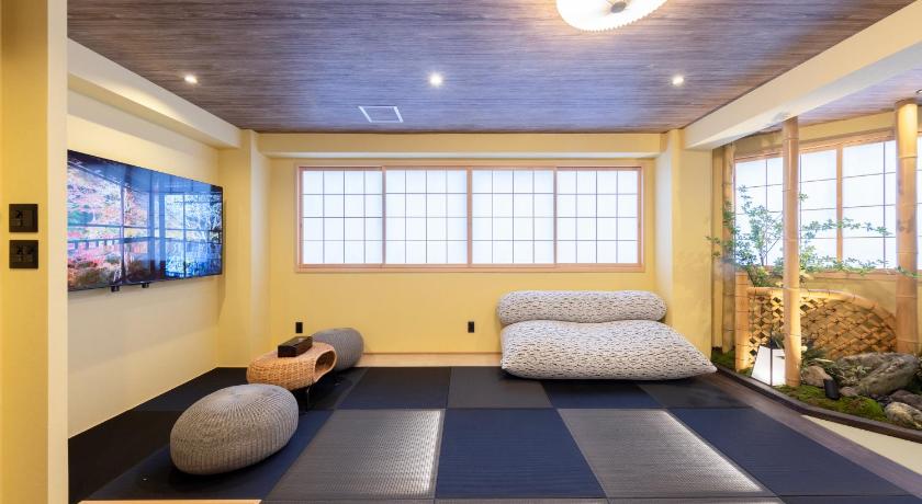 Osaka 旅館 竹水 なんば駅まで10分 3-Star Guesthouse view