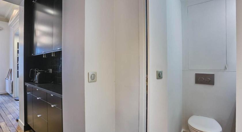 Apartment St Germain des pres by Studio Prestige - image 12