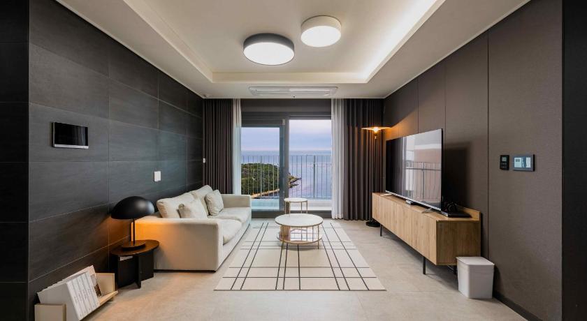 Busan Odays Osiria Residence Hotel lobby