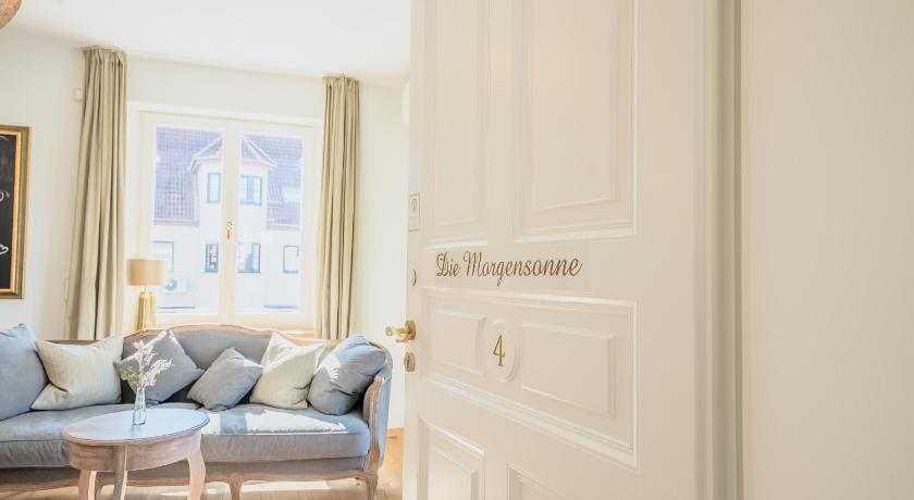 SCHLOSSBERG RESIDENCES - Betthupferl - Self Check-In Design Studios Aschaffenburg