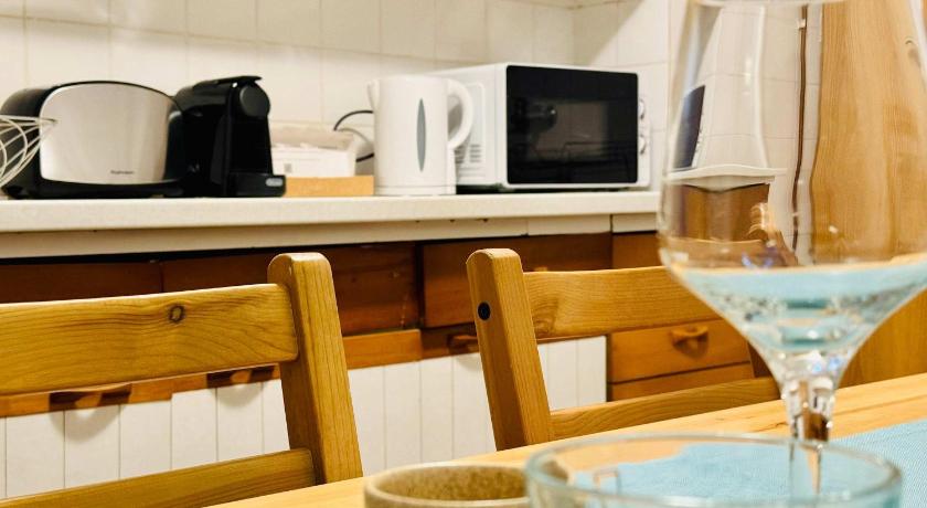 티미쇼아라 Joy City Stay Nemoianu 8D 4성급 싱글룸 레스토랑