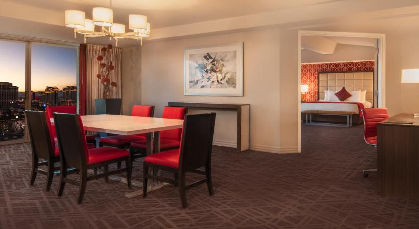 Image of 2 Rooms, Resort Premium Suite + Resort Tower Queen 4