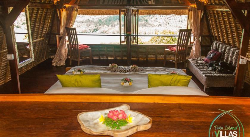 Image of Tree Top Queen Room 0