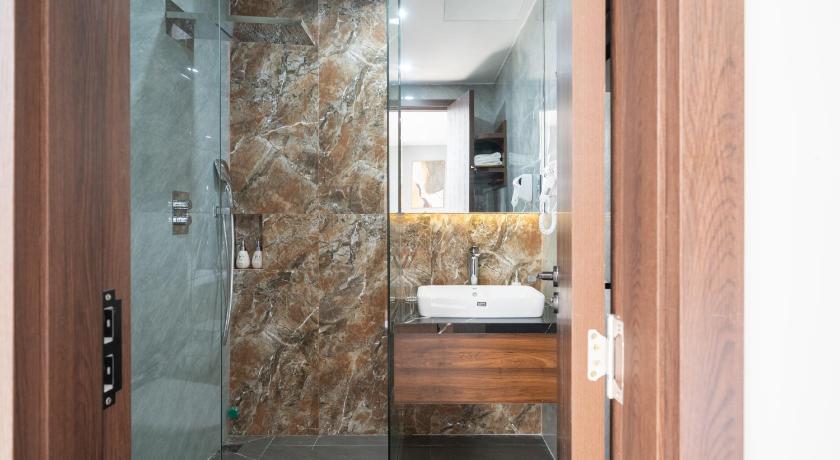 Image of Deluxe Suite 7