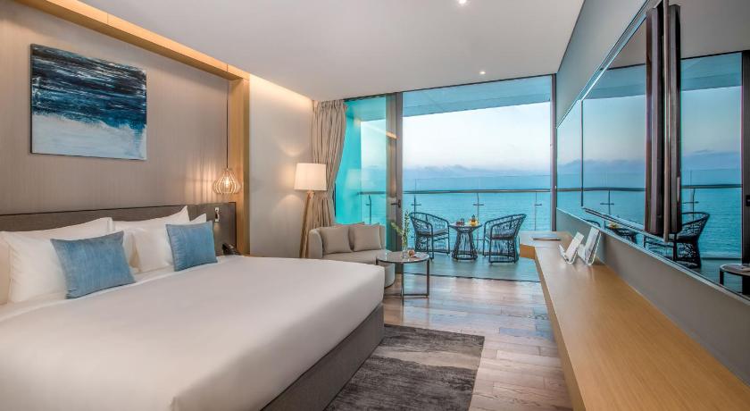 Image of Deluxe King Ocean View 1